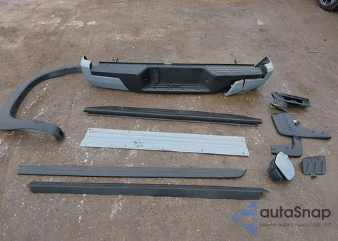 2024 Nissan Frontier Pro-4X 4X4 из США, поврежденный, VIN 1N6ED1EK9RN671061